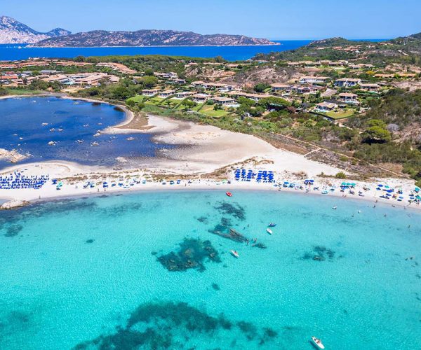 Gestione immobiliare a San Teodoro: conviene davvero affidarsi a un’agenzia?